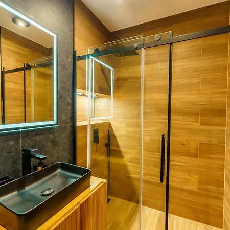 Fenomen - Amber, Perlowa Przystan W Kolobrzegu Free Parking Kołobrzeg